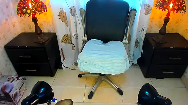 Snapshot of jewellzafiro chatting on 12/28/24, 05:35 jewellzafiro online show from 12/28/24, 05:35