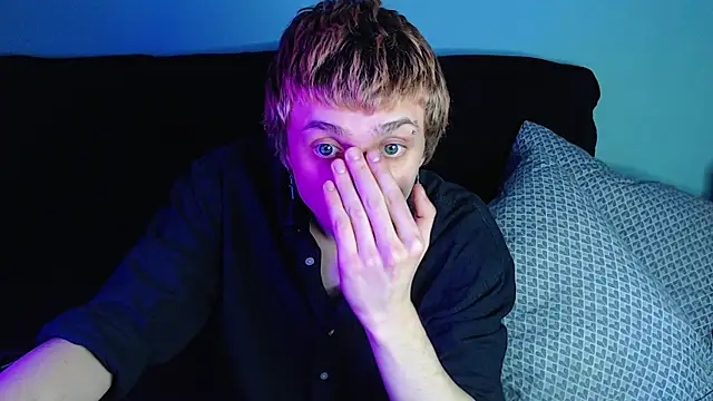 axxxturel online show from 12/25/24, 07:24