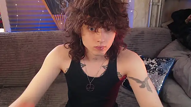 Snapshot of axxxturel chatting on 04/12/26, 02:11 axxxturel online show from 04/12/26, 02:11