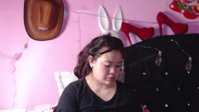 Snapshot of NikkiRous_ chatting on 01/04/25, 01:31 NikkiRous  online show from 01/04/25, 01:31