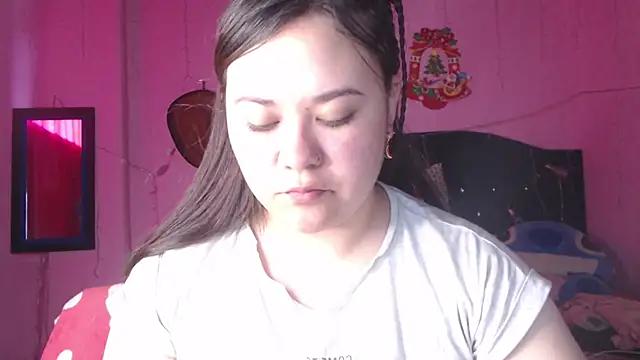 Snapshot of NikkiRous_ chatting on 10/19/25, 02:07 NikkiRous  online show from 10/19/25, 02:07