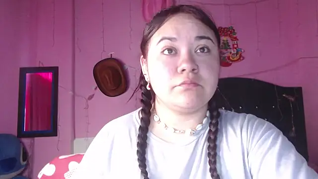 NikkiRous  online show from 11/06/25, 12:39