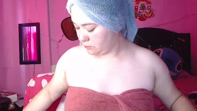 NikkiRous  online show from 11/23/25, 01:44