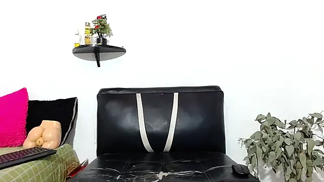 Snapshot of Martin_fiif chatting on 12/25/24, 05:37 Martin fiif online show from 12/25/24, 05:37