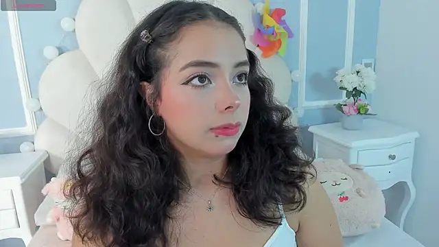 Snapshot of Cheerrysweett chatting on 12/11/24, 01:06 Cheerrysweett online show from 12/11/24, 01:06