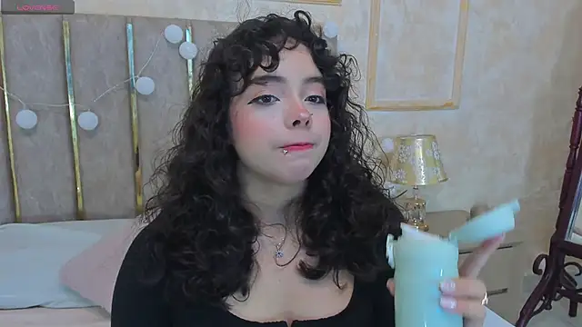 Snapshot of Cheerrysweett chatting on 01/03/25, 11:57 Cheerrysweett online show from 01/03/25, 11:57