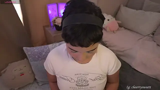 Snapshot of Cheerrysweett chatting on 03/11/26, 06:36 Cheerrysweett online show from 03/11/26, 06:36