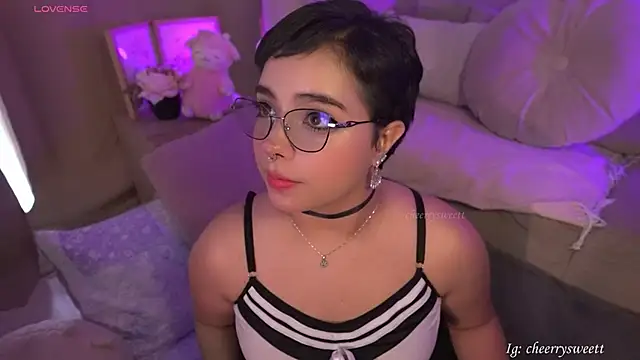 Snapshot of Cheerrysweett chatting on 03/17/26, 08:45 Cheerrysweett online show from 03/17/26, 08:45