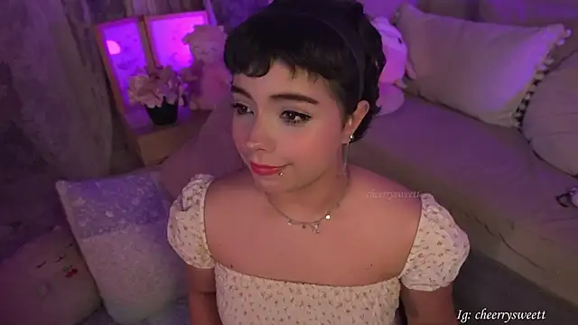 Snapshot of Cheerrysweett chatting on 04/14/26, 11:33 Cheerrysweett online show from 04/14/26, 11:33