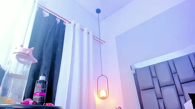 Emily Gil1 online show from 03/05/25, 04:24