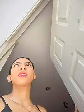 Ema azel online show from 12/04/24, 01:42