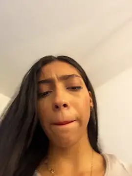 Snapshot of Ema_azel chatting on 03/26/26, 01:49 Ema azel online show from 03/26/26, 01:49