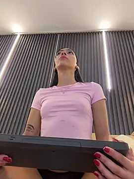 Snapshot of Ema_azel chatting on 04/05/26, 01:52 Ema azel online show from 04/05/26, 01:52