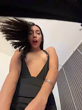 Snapshot of Ema_azel chatting on 04/21/26, 02:12 Ema azel online show from 04/21/26, 02:12