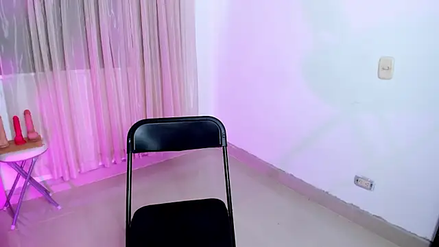 Snapshot of vale_kross chatting on 02/05/26, 07:07 vale kross online show from 02/05/26, 07:07