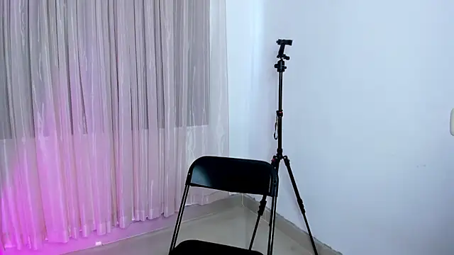 Snapshot of vale_kross chatting on 04/11/26, 05:06 vale kross online show from 04/11/26, 05:06