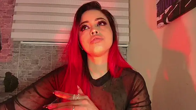 EvaaFoxxy1 online show from 10/01/25, 12:00