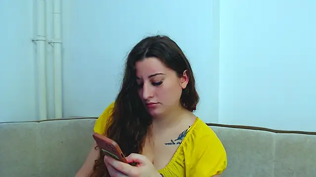 Snapshot of Helen_Adams_ chatting on 12/25/24, 10:28 Helen Adams online show from 12/25/24, 10:28