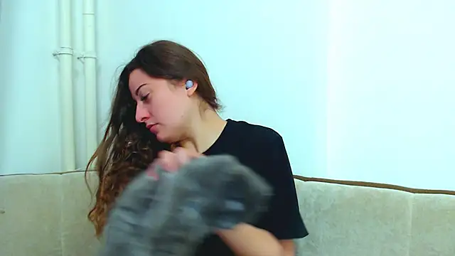 Snapshot of Helen_Adams_ chatting on 01/05/25, 07:17 Helen Adams online show from 01/05/25, 07:17