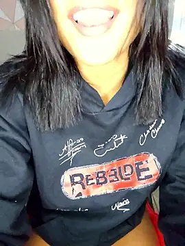 Snapshot of moreninhasilva chatting on 05/22/26, 12:51 moreninhasilva online show from 05/22/26, 12:51