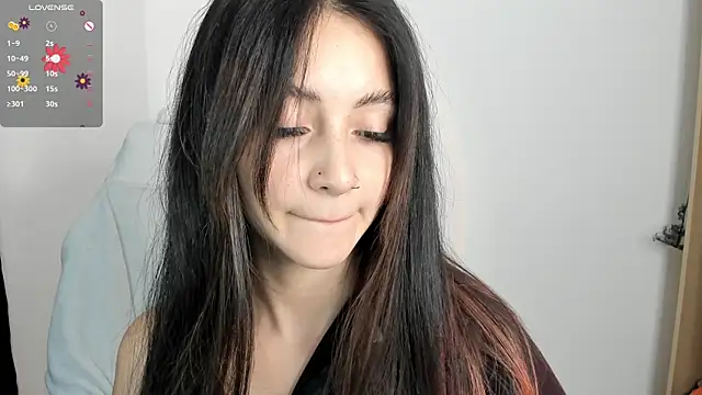 Snapshot of annie_mora chatting on 02/06/25, 04:10 annie mora online show from 02/06/25, 04:10