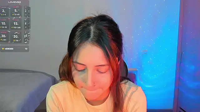 annie mora online show from 09/24/25, 02:48