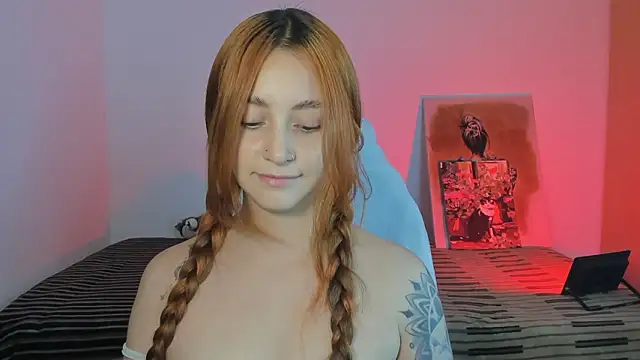 Snapshot of annie_mora chatting on 02/18/26, 01:34 annie mora online show from 02/18/26, 01:34