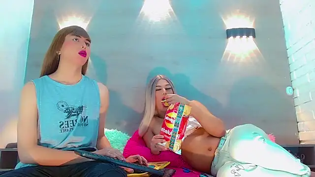 Snapshot of Daniela_Pink_ chatting on 02/01/25, 08:47 Daniela Pink online show from 02/01/25, 08:47