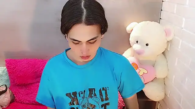 Snapshot of Daniela_Pink_ chatting on 09/20/25, 07:37 Daniela Pink online show from 09/20/25, 07:37