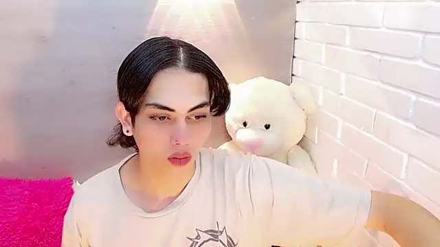 Snapshot of Daniela_Pink_ chatting on 10/10/25, 07:57 Daniela Pink online show from 10/10/25, 07:57