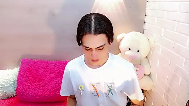 Snapshot of Daniela_Pink_ chatting on 10/11/25, 07:34 Daniela Pink online show from 10/11/25, 07:34