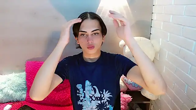 Snapshot of Daniela_Pink_ chatting on 10/16/25, 07:48 Daniela Pink online show from 10/16/25, 07:48