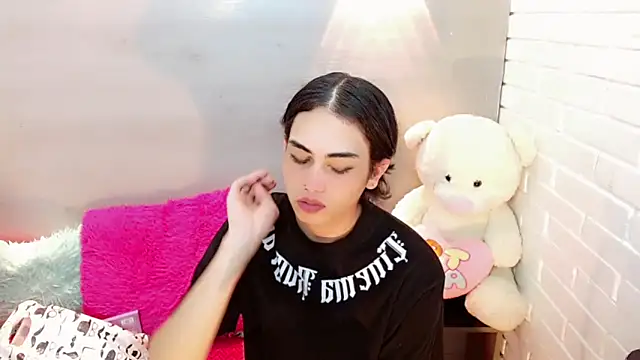 Snapshot of Daniela_Pink_ chatting on 11/10/25, 07:35 Daniela Pink online show from 11/10/25, 07:35