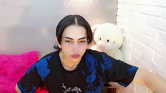 Snapshot of Daniela_Pink_ chatting on 11/12/25, 07:35 Daniela Pink online show from 11/12/25, 07:35