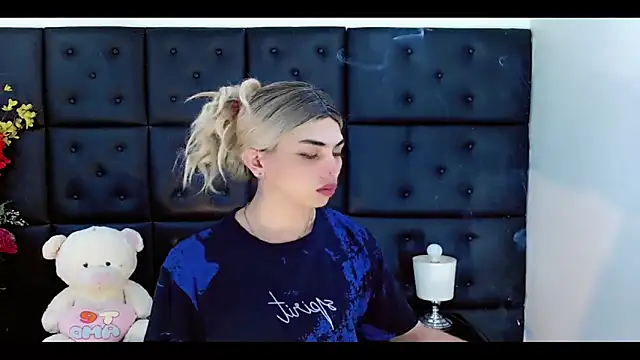 Snapshot of Daniela_Pink_ chatting on 02/14/26, 07:54 Daniela Pink online show from 02/14/26, 07:54