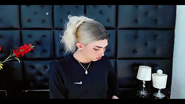 Snapshot of Daniela_Pink_ chatting on 02/17/26, 07:09 Daniela Pink online show from 02/17/26, 07:09