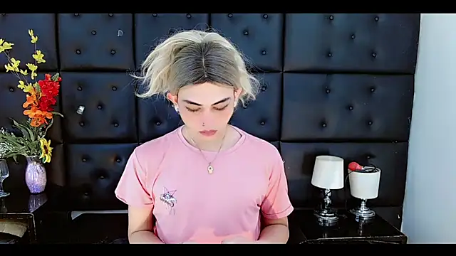 Snapshot of Daniela_Pink_ chatting on 02/25/26, 07:45 Daniela Pink online show from 02/25/26, 07:45