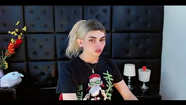 Snapshot of Daniela_Pink_ chatting on 03/08/26, 07:50 Daniela Pink online show from 03/08/26, 07:50