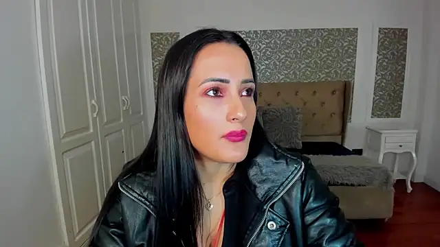 KimWessel  online show from 10/03/25, 07:55