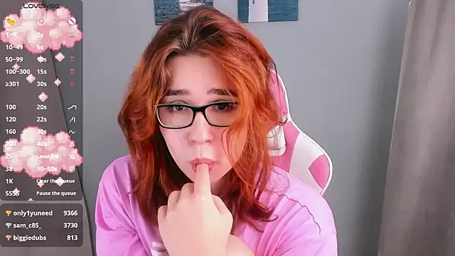 Snapshot of AnnCouette chatting on 12/08/24, 03:45 AnnCouette online show from 12/08/24, 03:45