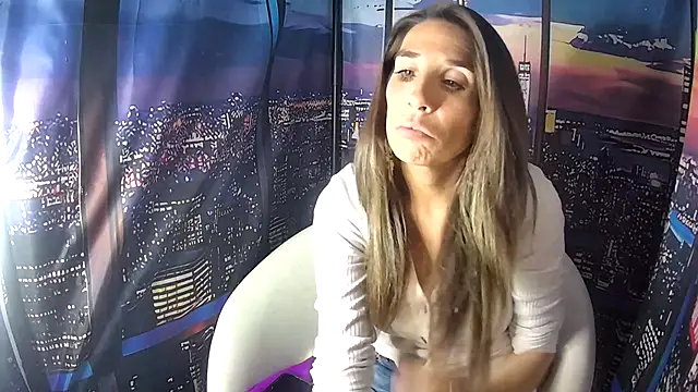 Snapshot of SarahStarr2020 chatting on 11/10/25, 06:18 SarahStarr2020 online show from 11/10/25, 06:18