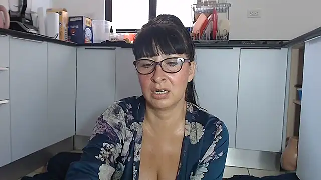 Snapshot of HellenLatin chatting on 06/26/26, 03:38 HellenLatin online show from 06/26/26, 03:38