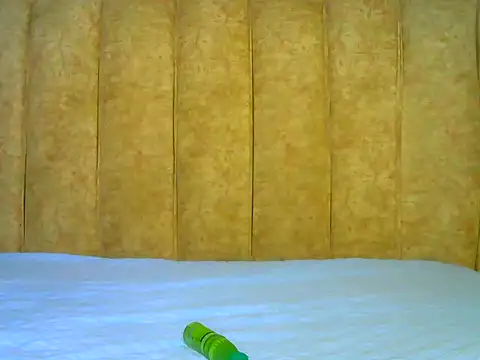 Snapshot of CarlaBeckky chatting on 01/08/25, 04:11 CarlaBeckky online show from 01/08/25, 04:11