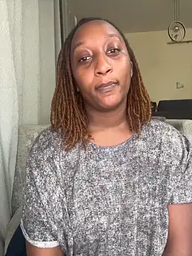 Snapshot of CarlaBeckky chatting on 11/27/25, 06:32 CarlaBeckky online show from 11/27/25, 06:32