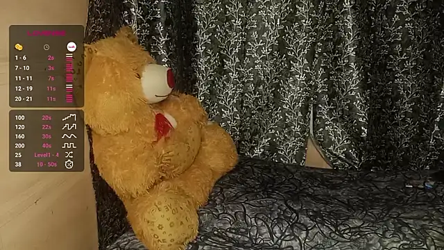 shuhana  online show from 02/14/25, 02:39