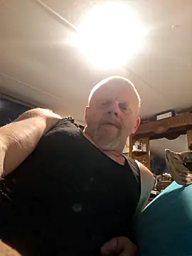 Snapshot of MagicAdmiralty5 chatting on 11/02/25, 11:18 MagicAdmiralty5 online show from 11/02/25, 11:18