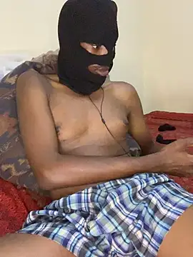 Snapshot of Gifttheskimaskboy chatting on 04/02/26, 12:41 Gifttheskimaskboy online show from 04/02/26, 12:41