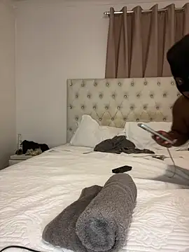 Snapshot of Gifttheskimaskboy chatting on 04/11/26, 06:01 Gifttheskimaskboy online show from 04/11/26, 06:01