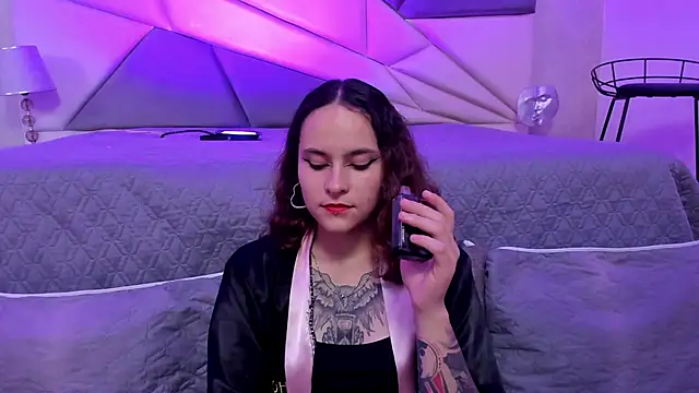 Snapshot of AnnyThompson_ chatting on 01/10/25, 12:49 AnnyThompson  online show from 01/10/25, 12:49