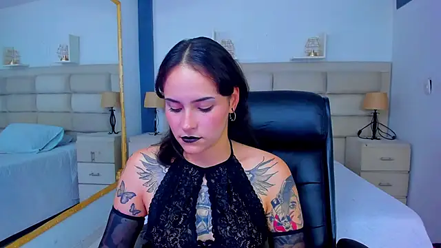 Snapshot of AnnyThompson_ chatting on 10/22/25, 09:25 AnnyThompson  online show from 10/22/25, 09:25